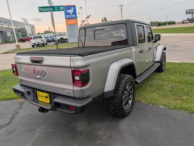 2020 Jeep Gladiator, $29937. Photo 8