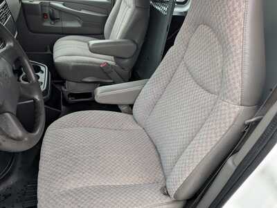 2004 Chevrolet Express Cargo, $11977. Photo 12