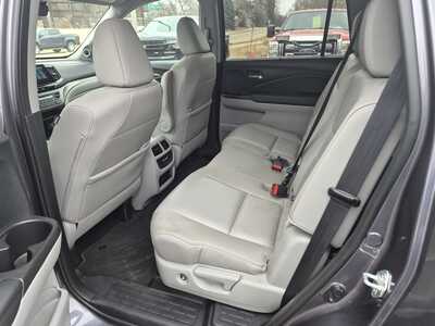 2021 Honda Pilot, $27400. Photo 11