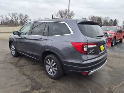 2021 Honda Pilot, $27400. Photo 6