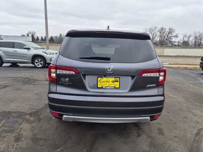 2021 Honda Pilot, $27400. Photo 7