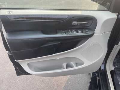 2014 Dodge Caravan, Grand, $18900. Photo 11