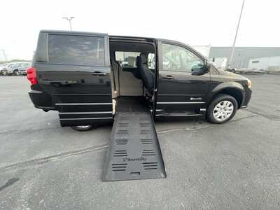 2014 Dodge Caravan, Grand, $18900. Photo 3