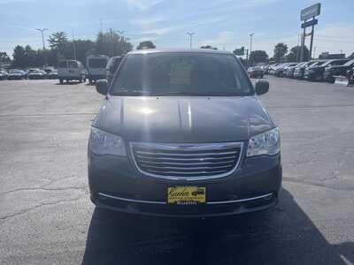 2016 Chrysler Town & Country, $13997. Photo 3