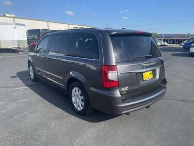 2016 Chrysler Town & Country, $13997. Photo 6