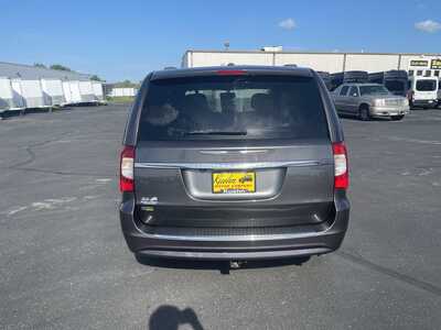 2016 Chrysler Town & Country, $13997. Photo 7