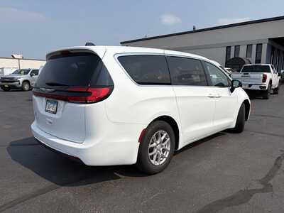 2025 Chrysler Pacifica, $28595. Photo 9