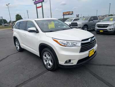 2015 Toyota Highlander, $21987. Photo 2