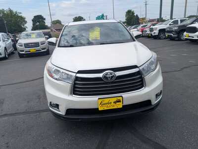 2015 Toyota Highlander, $21987. Photo 3