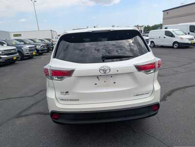 2015 Toyota Highlander, $21987. Photo 7