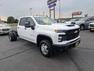 2024 Chevrolet 3500 Crew Cab, $30926. Photo 2