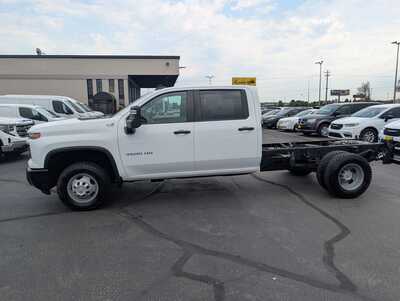 2024 Chevrolet 3500 Crew Cab, $30926. Photo 5