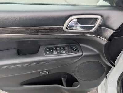 2018 Jeep Grand Cherokee, $19976. Photo 10