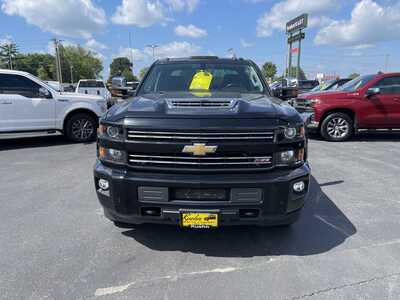 2019 Chevrolet 2500 Crew Cab, $42900. Photo 3