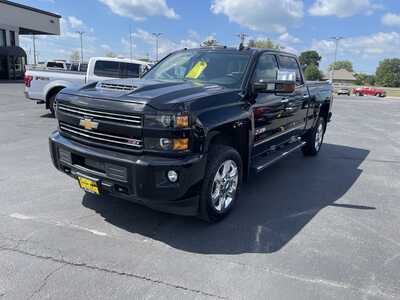 2019 Chevrolet 2500 Crew Cab, $42900. Photo 4
