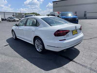 2018 Volkswagen Passat, $14987. Photo 7