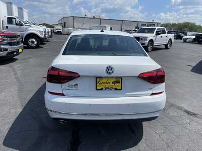 2018 Volkswagen Passat, $14987. Photo 8