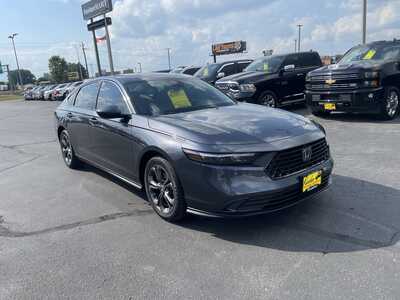 2023 Honda Accord, $22900. Photo 2