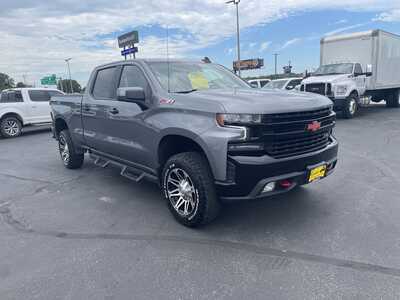 2021 Chevrolet 1500 Crew Cab, $28995. Photo 2