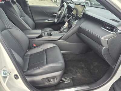 2021 Toyota Venza, $30895. Photo 12