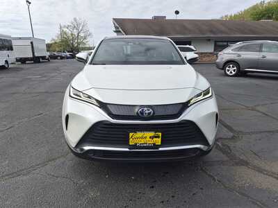 2021 Toyota Venza, $30895. Photo 3