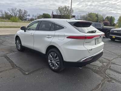 2021 Toyota Venza, $30895. Photo 6