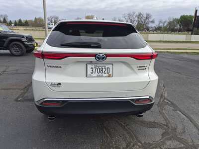 2021 Toyota Venza, $30895. Photo 7