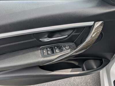2016 BMW 3 Series, $13990. Photo 10