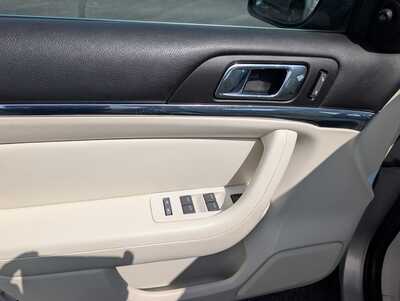 2009 Lincoln MKS, $10976. Photo 10