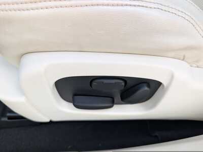 2009 Lincoln MKS, $10976. Photo 12
