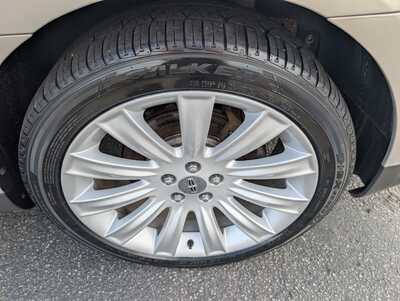 2009 Lincoln MKS, $10976. Photo 9
