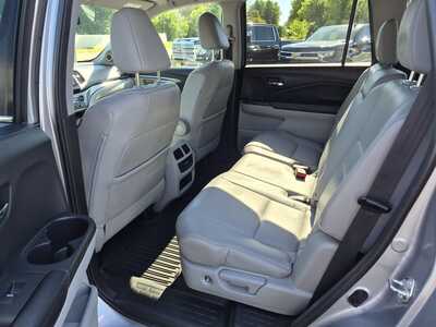 2017 Honda Pilot, $19985. Photo 10