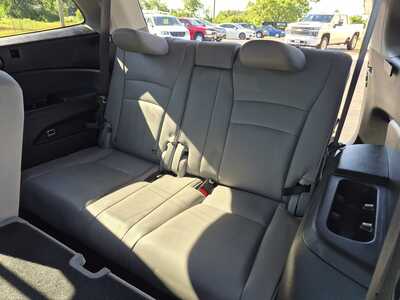 2017 Honda Pilot, $19985. Photo 12