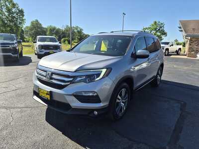 2017 Honda Pilot, $19985. Photo 4