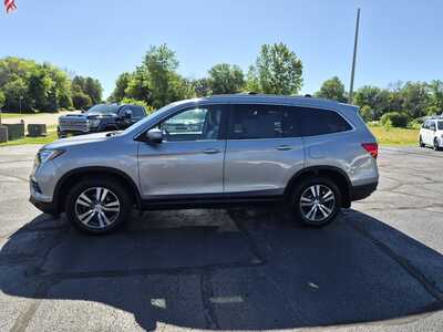 2017 Honda Pilot, $19985. Photo 5
