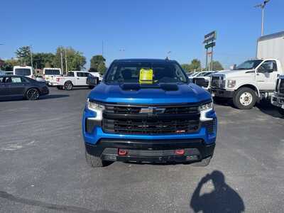 2023 Chevrolet 1500 Crew Cab, $37900. Photo 3