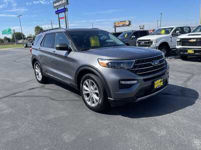 2021 Ford Explorer, $22386. Photo 2