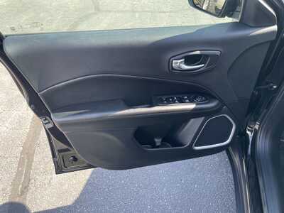 2021 Jeep Compass, $12995. Photo 11