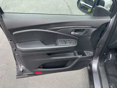 2016 Honda Pilot, $16997. Photo 11