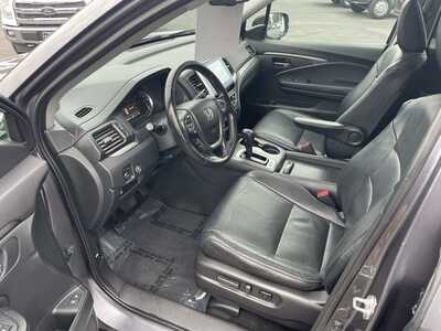 2016 Honda Pilot, $16997. Photo 12
