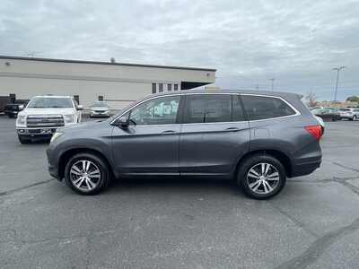 2016 Honda Pilot, $16997. Photo 5