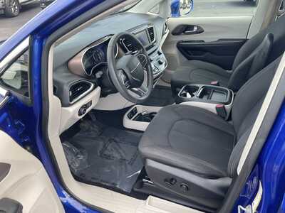 2018 Chrysler Pacifica, $13986. Photo 12