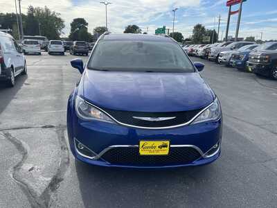 2018 Chrysler Pacifica, $13986. Photo 3