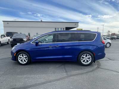 2018 Chrysler Pacifica, $13986. Photo 5