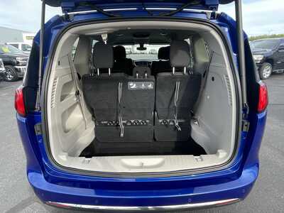 2018 Chrysler Pacifica, $13986. Photo 9