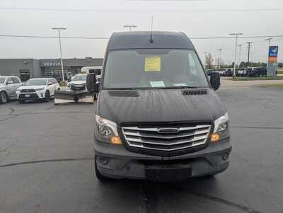 2015 Freightliner Sprinter, $32925. Photo 3