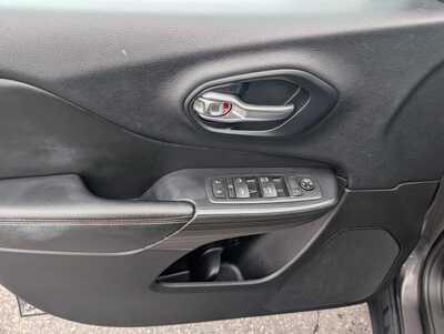 2016 Jeep Cherokee, $10495. Photo 10
