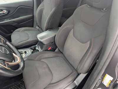 2016 Jeep Cherokee, $10495. Photo 11