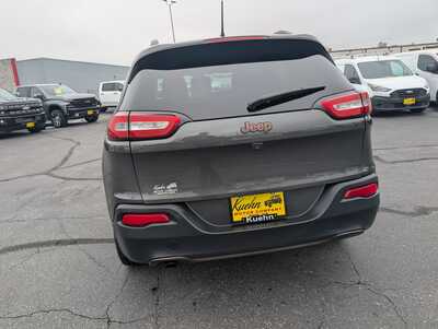 2016 Jeep Cherokee, $10495. Photo 7