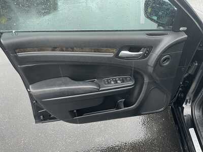 2016 Chrysler 300, $15992. Photo 11
